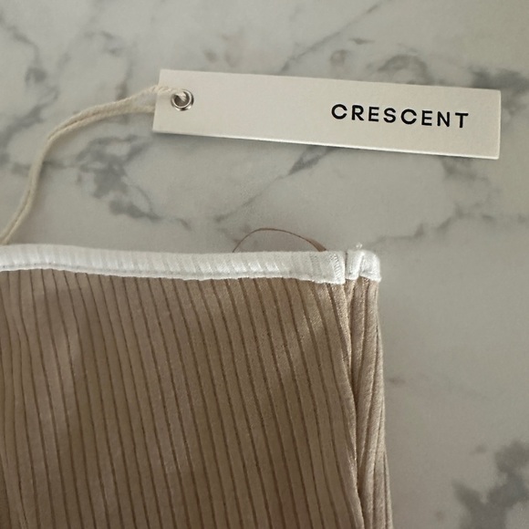 Crescent one shoulder top tan and white size medium - Picture 2 of 4